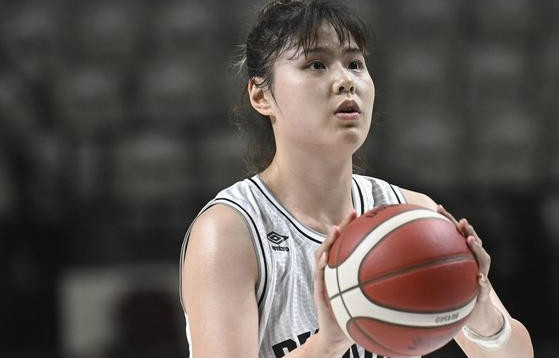 李月汝打的越来越好了，今天面对旧主11投7中，三分7中4，得到18分10篮板1盖