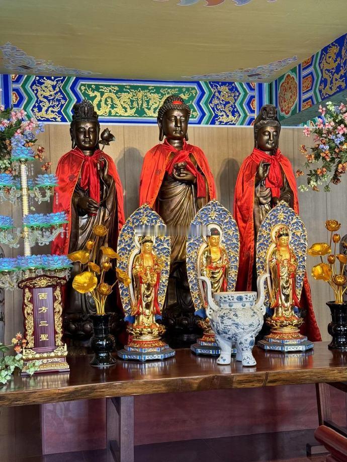 祖上累世修德，便能绵长庇佑后辈儿孙。先辈种下善根福田，冥冥之中自有福运绵延，护佑