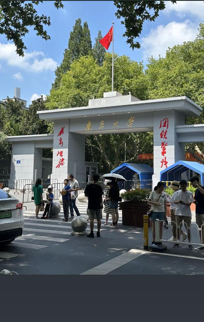 去哪上大学最合适如果有人问我：“你觉得孩子去哪上大学最合适，我会毫不犹豫地回