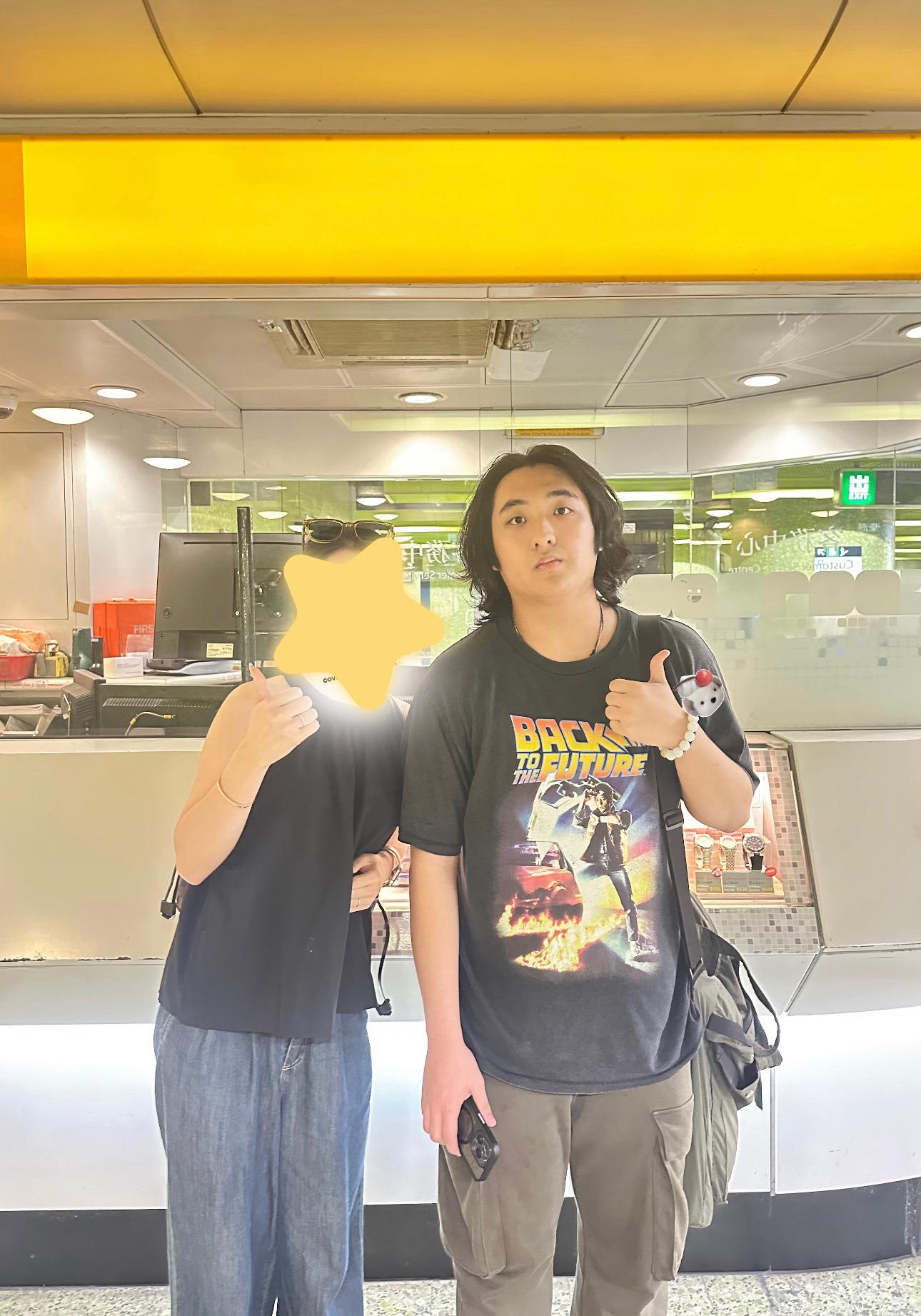 网友偶遇吴镇宇儿子费曼，没想到都这么大了，越长越像爸爸