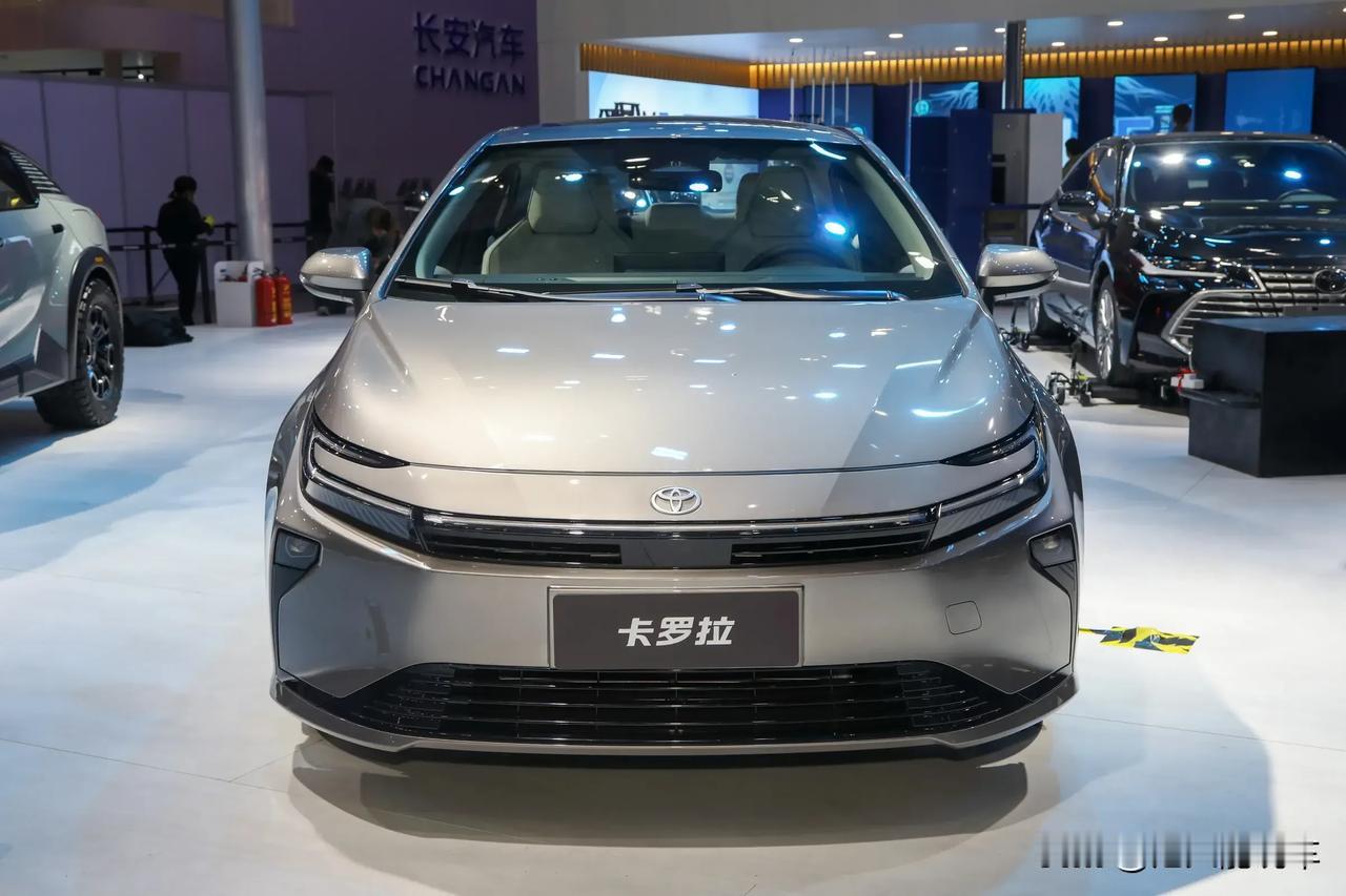 在考虑购买丰田车型时，越来越多的消费者开始将目光投向混动版本。这并非没有原因——