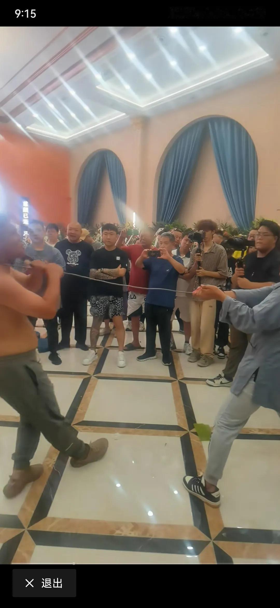 没想到天津的白事风俗竟如此别开生面，今日亲眼目睹杨少华先生的葬礼场面，真叫人开了