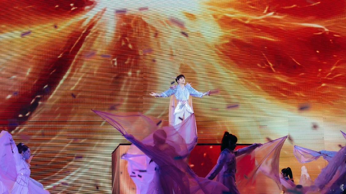周深误会大了粉丝：包子！包子！包子！周深：（瞳孔地震）宝贝？？？这届观众好直