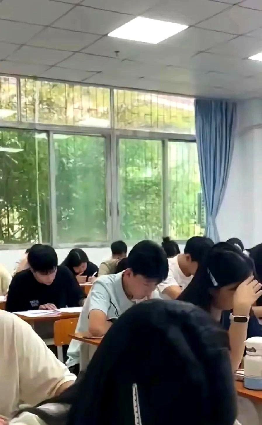 被高考前这母子对话笑喷了！妈妈问儿子：