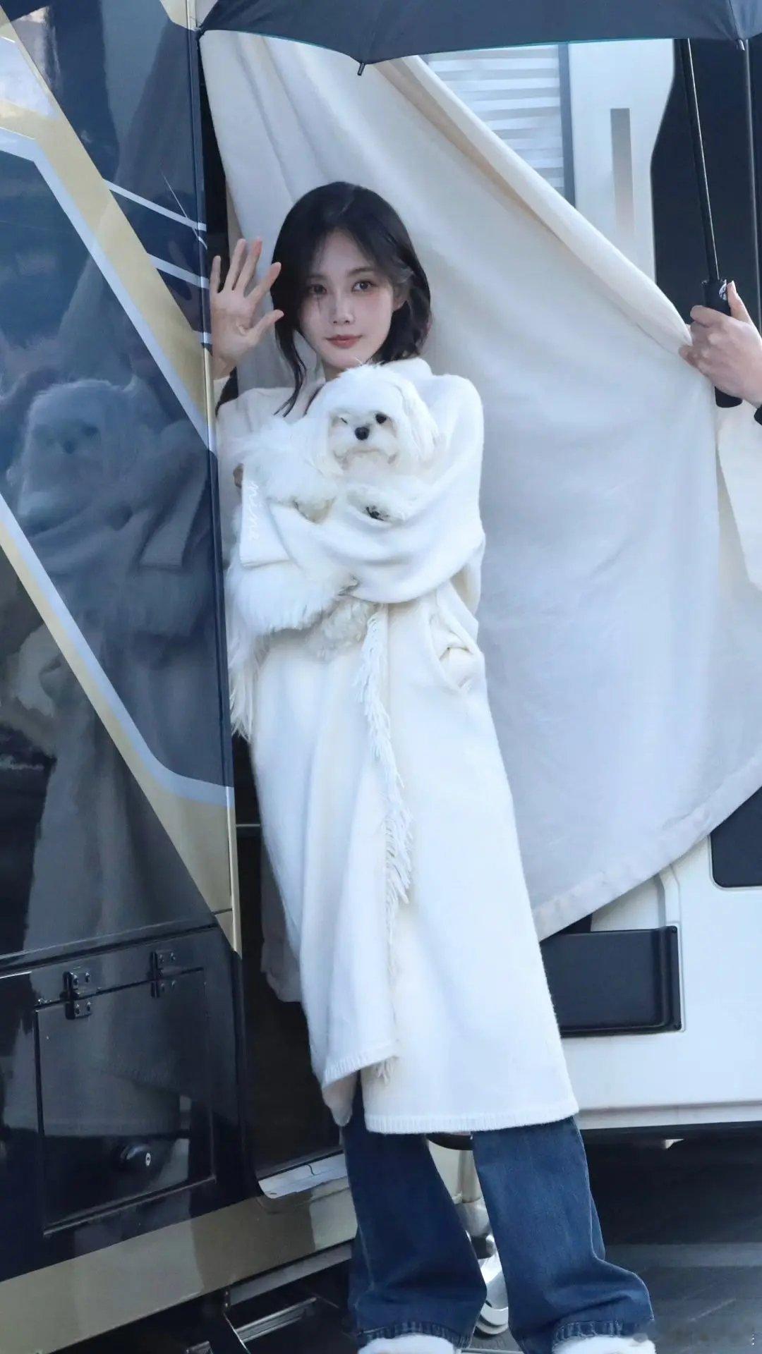 都说李一桐白鹿像但我觉得李一桐很美生图状态很抗打