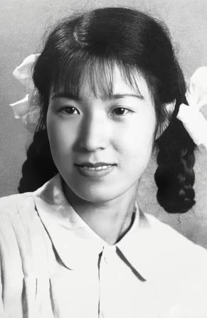 1956年，李玉琴到管理所探望溥仪，管理员考虑到两人结婚14年未同房，破例让她留