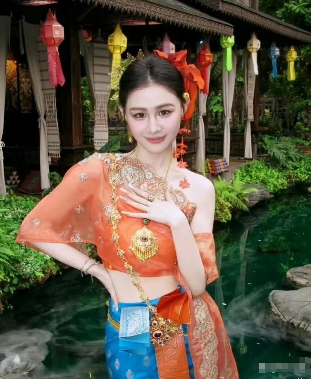 金靖瘦下来以后，五官一下子就立体了，现在眼睛看着真大