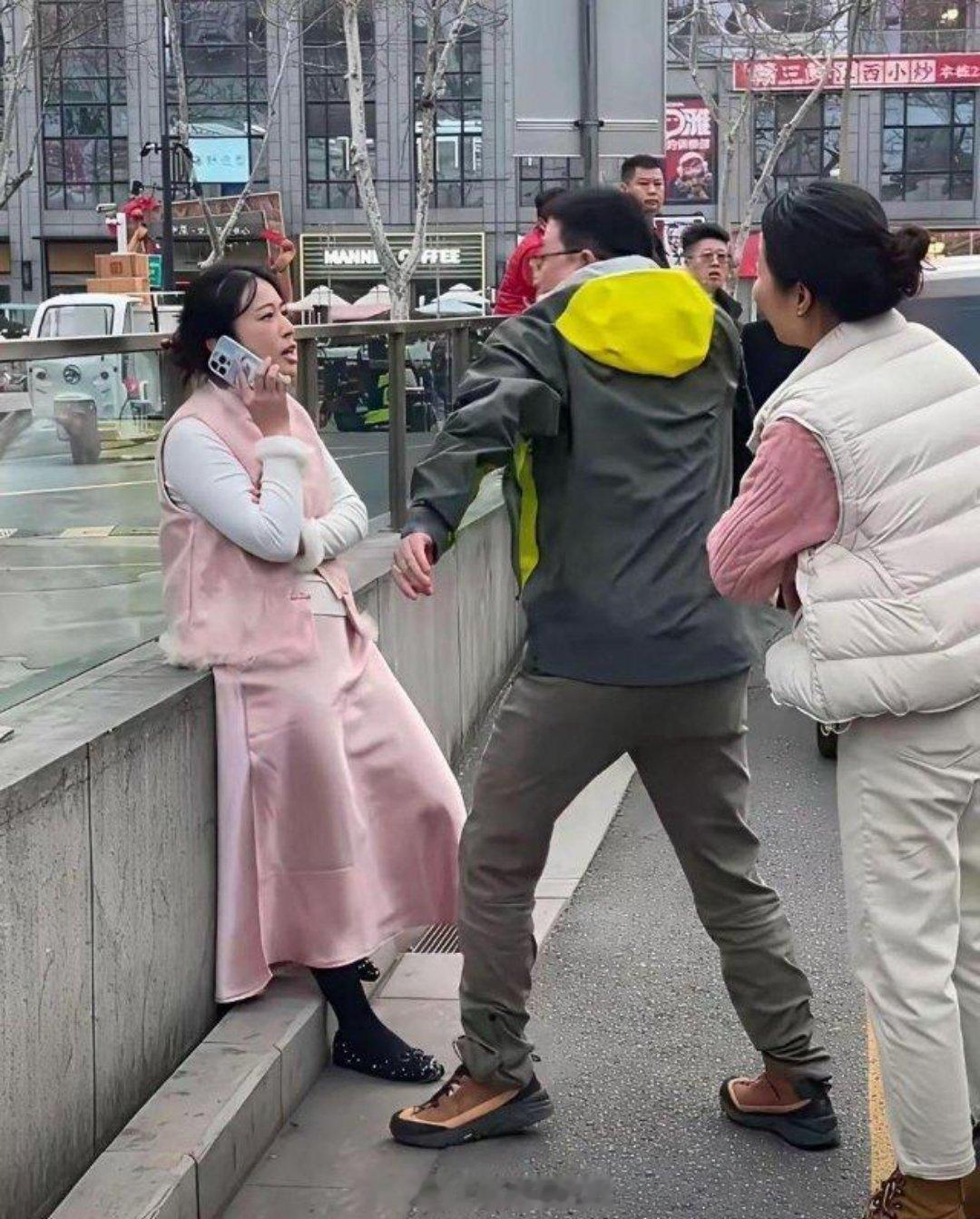 三张图片连着看，感觉可以发个年度最佳摄影奖了