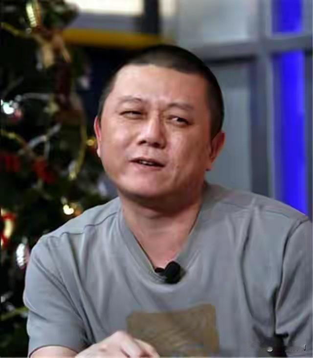 在小说领域，王朔是个异类。他的小说，像一块崭新的抹布！有一个漂亮的鱼缸，清澈