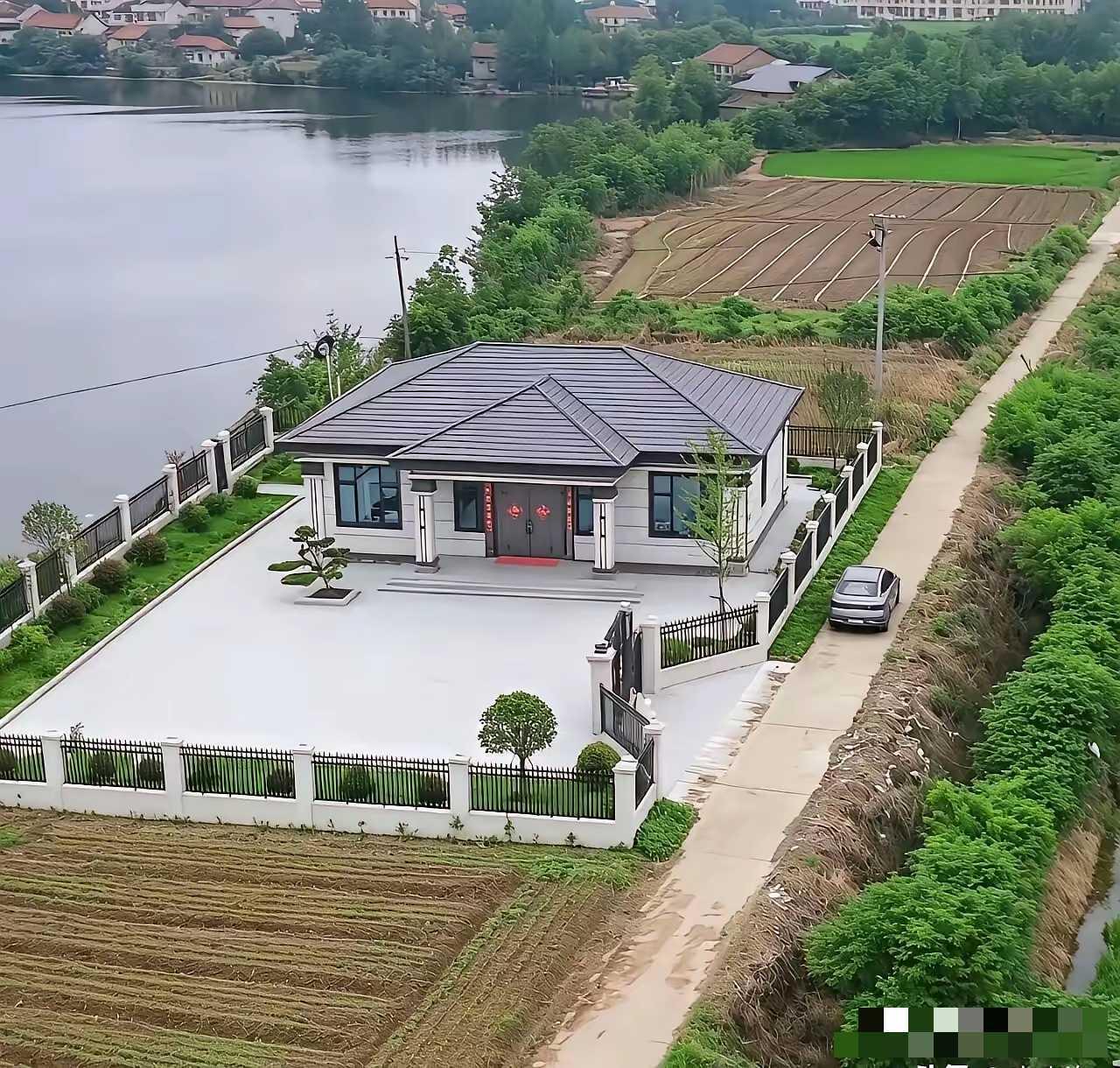 房主真是人间清醒啊，一家独门独院比跟邻居挤在一起好多了