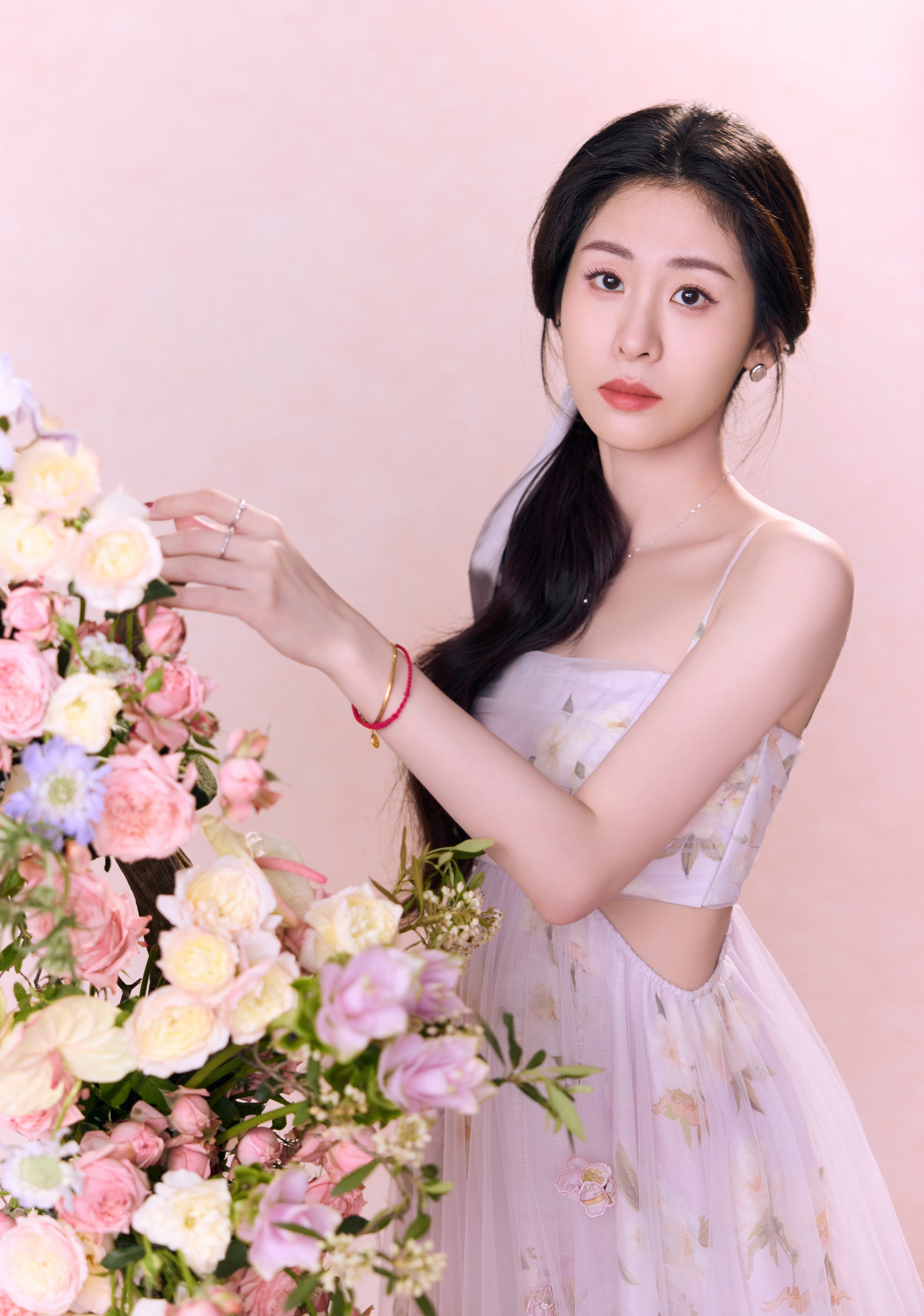 张碧晨，柔美恬静​​​