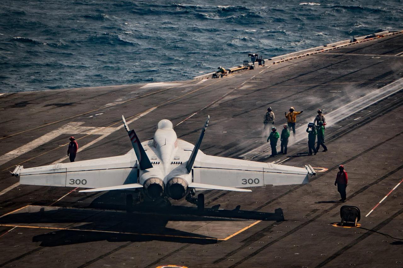 美军一年内坠落7架F-18据美媒，美国海军从去年10月至今一年来，已经连摔7架