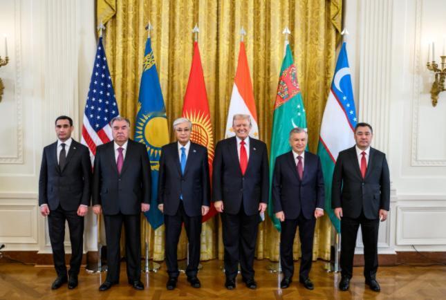 11月7日，华盛顿正在召开美国与中亚五国领导人峰会，在会议中，乌兹别克斯坦总统米