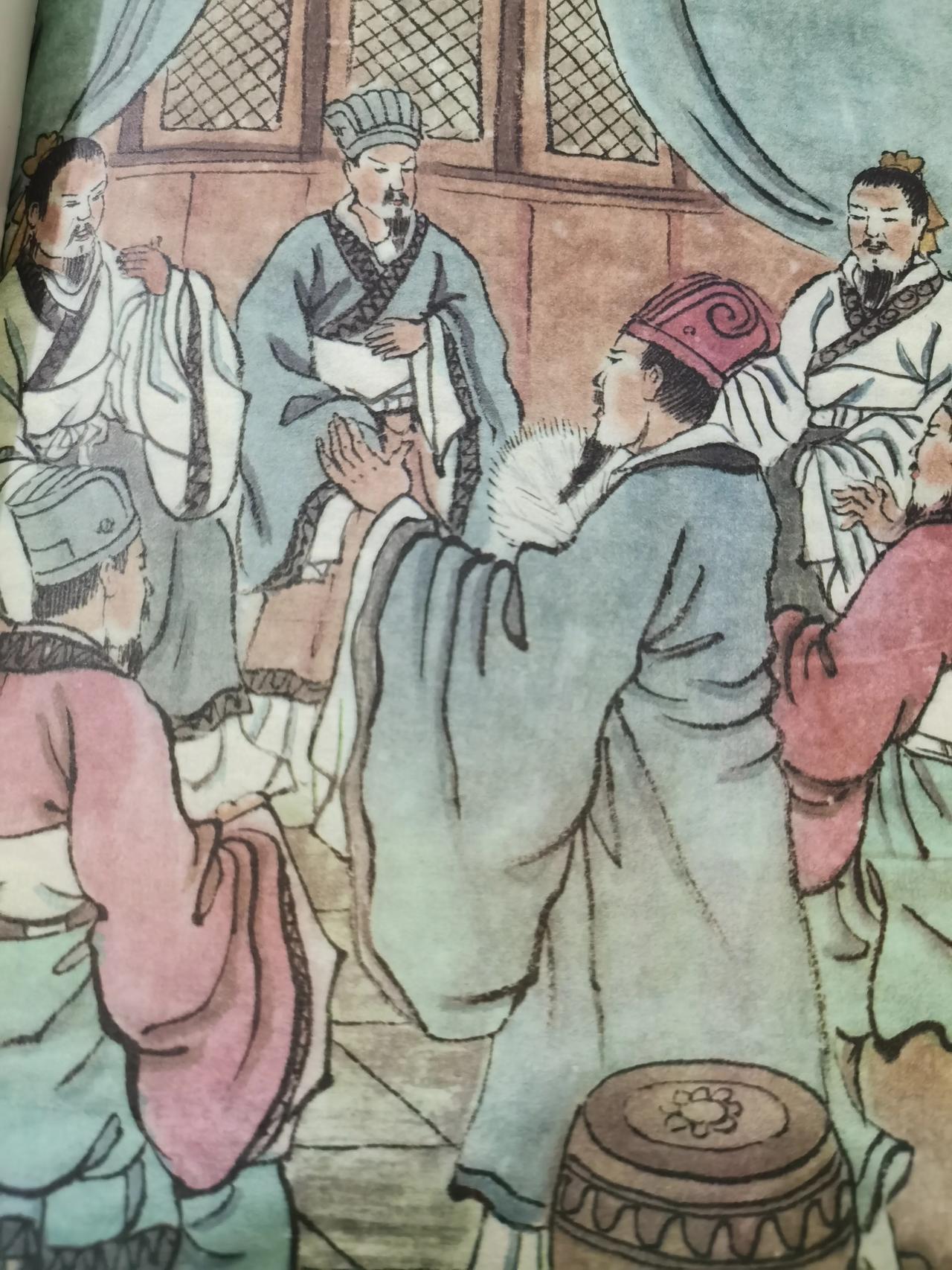 《三国演义》的“诸葛亮舌战群儒”这一回中，总共有东吴张昭、虞翻等七人向诸葛亮发难