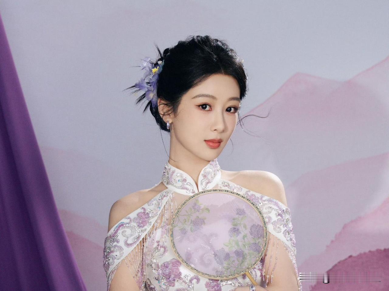 今天最难过的应该就是杨紫因为她的官方后援会集体辞职了，不是说舍不得这些辞职的粉