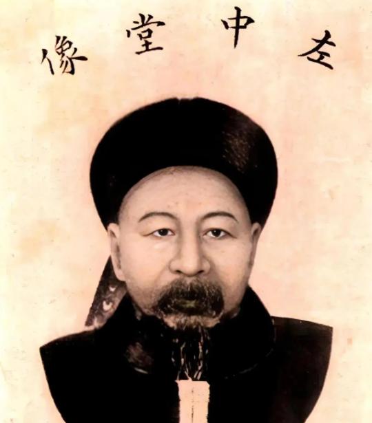 左宗棠平定阿古柏叛乱后，活捉了他三个孙子，慈禧下旨：三个孩子全部阉割，左宗棠直接