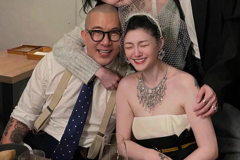 大S被嘲“嫁给过气光头”，结果她却越活越像少女，这背后藏着多少女人不敢说的秘密？