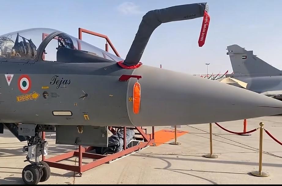 被三哥吹上天的超五代神机“光辉战机”这次出了个大糗。11月17日，阿联酋迪拜航