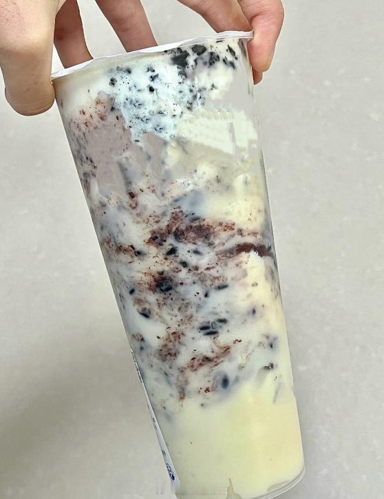 火锅配奶茶建议列入冬天的标配！没人能懂在寒冬围着热腾腾的火锅，再来一杯奶茶解腻有