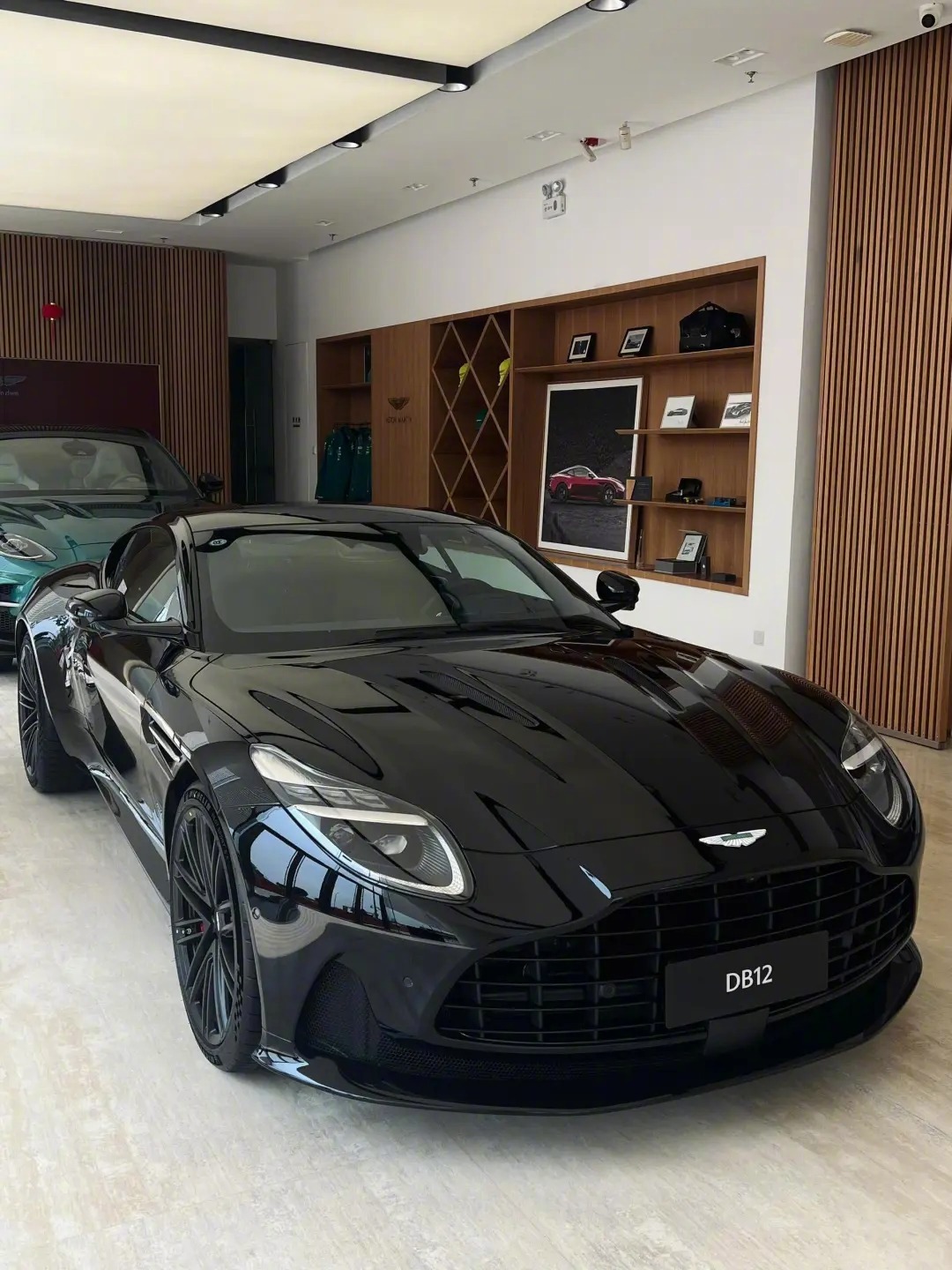DB12和欧陆GT怎么选？阿斯顿马丁欧陆GT