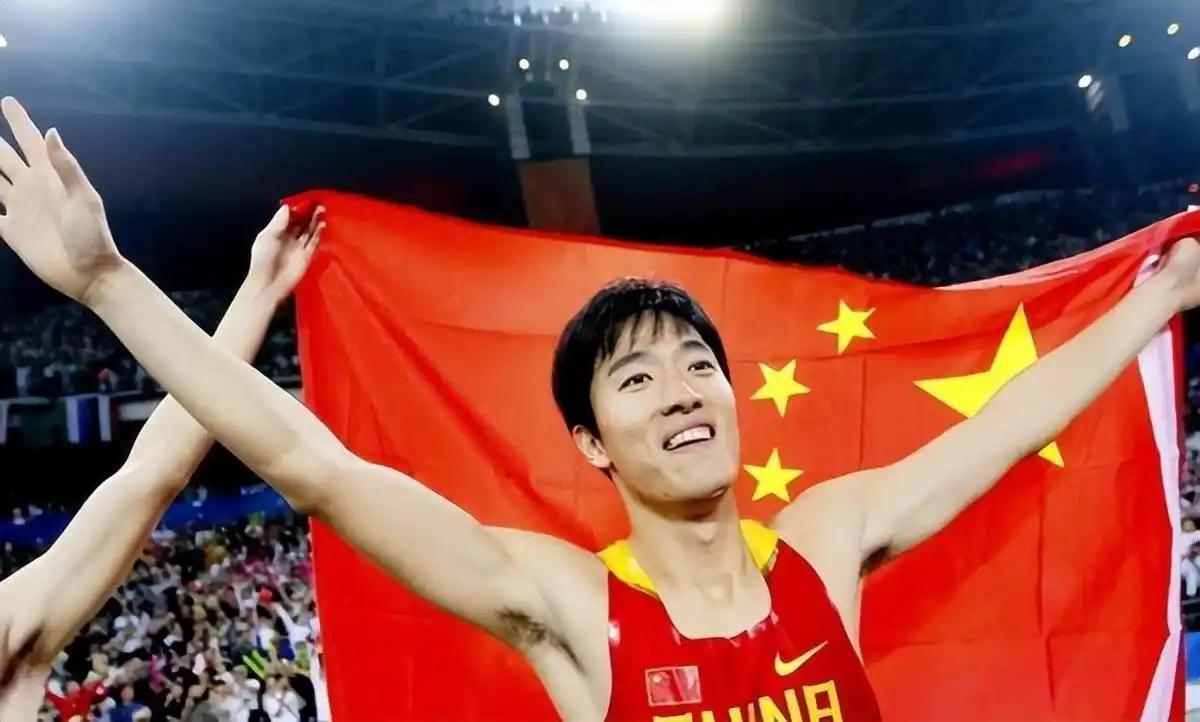 刘翔真刚啊，真的买断了，只有49.4万元！功勋运动员、跨栏奥运冠军刘翔，今天