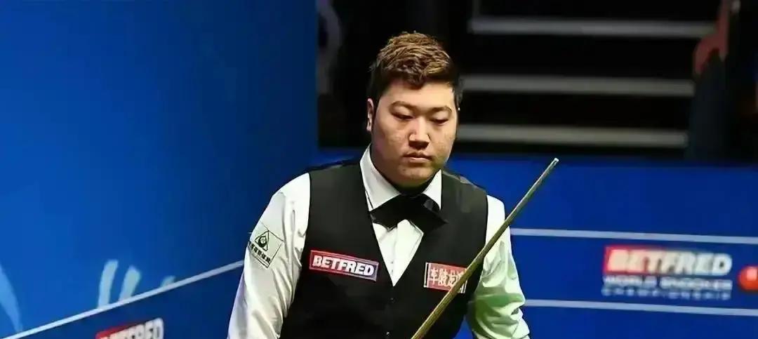 27个月禁赛，他把台球课卖成爆款禁赛令下来那天，颜丙涛把行李箱往角落一扔，