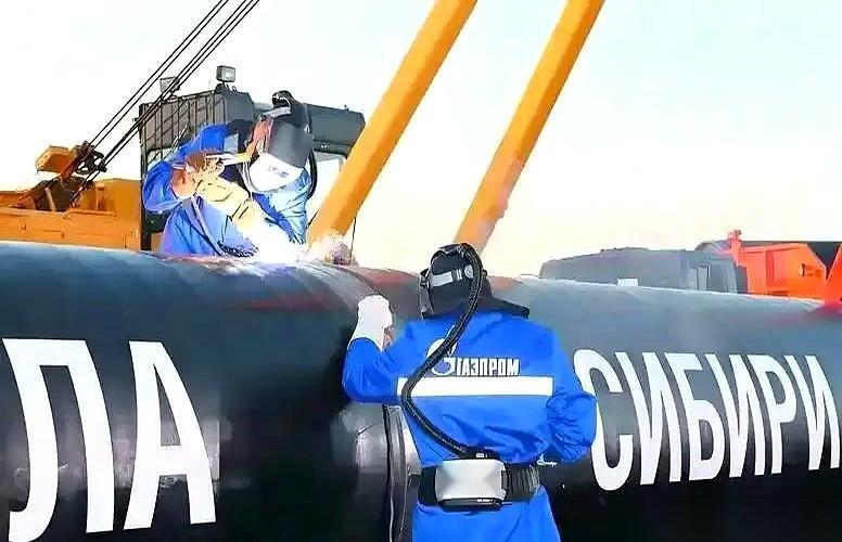 被人一巴掌扇脸上，不但不觉得疼，反手就想跟人拜把子当“G2”，这事儿你见过吗？