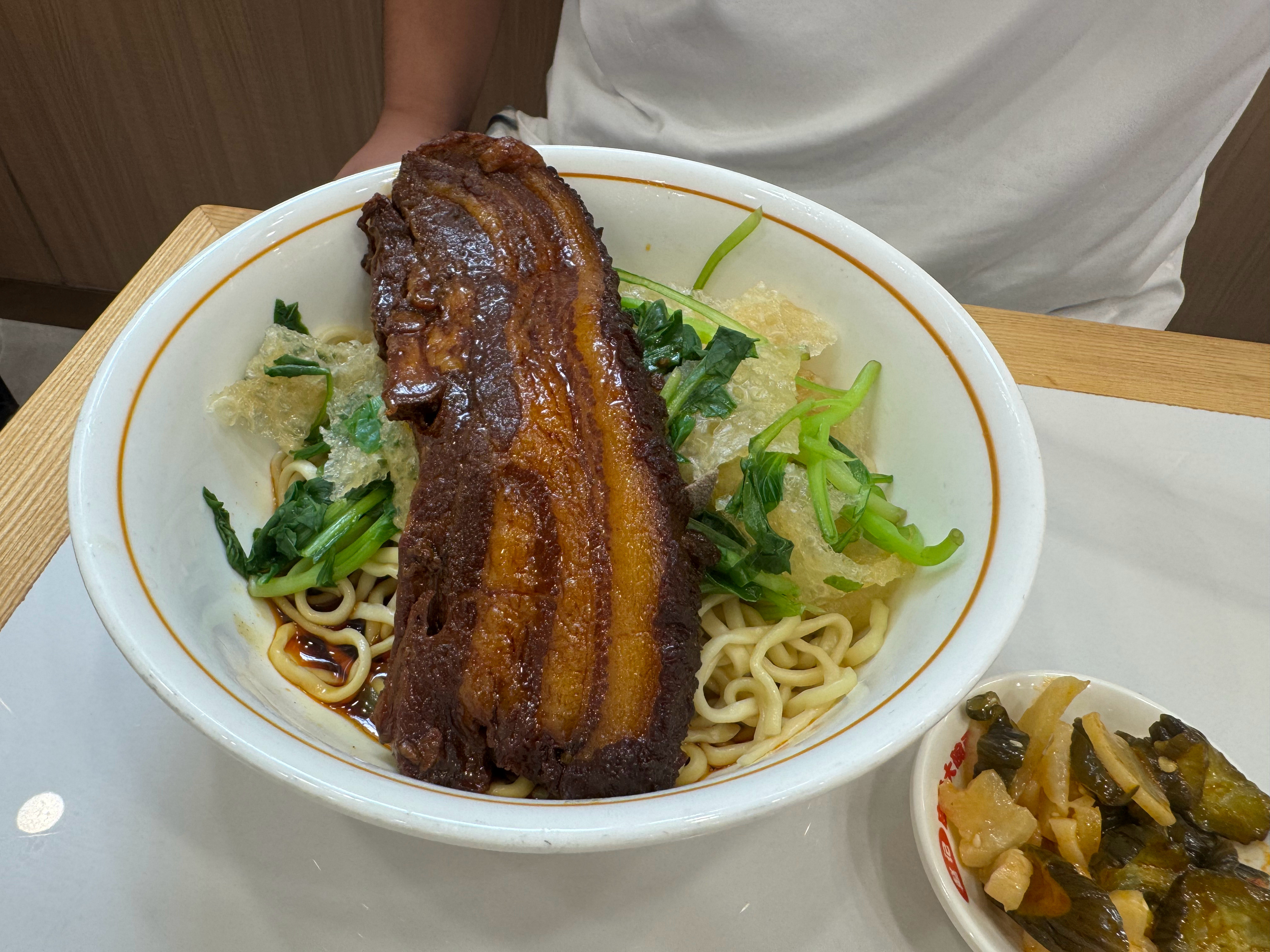 国际大肉日，这面条里的大肉大不大？哈哈​​​