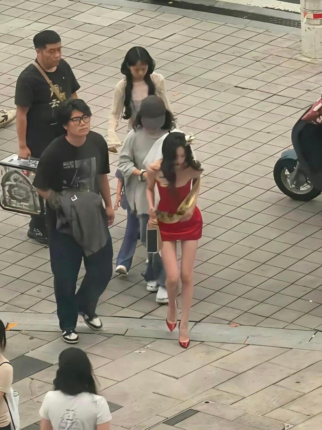 女明星瘦到这种程度，上镜才刚刚好