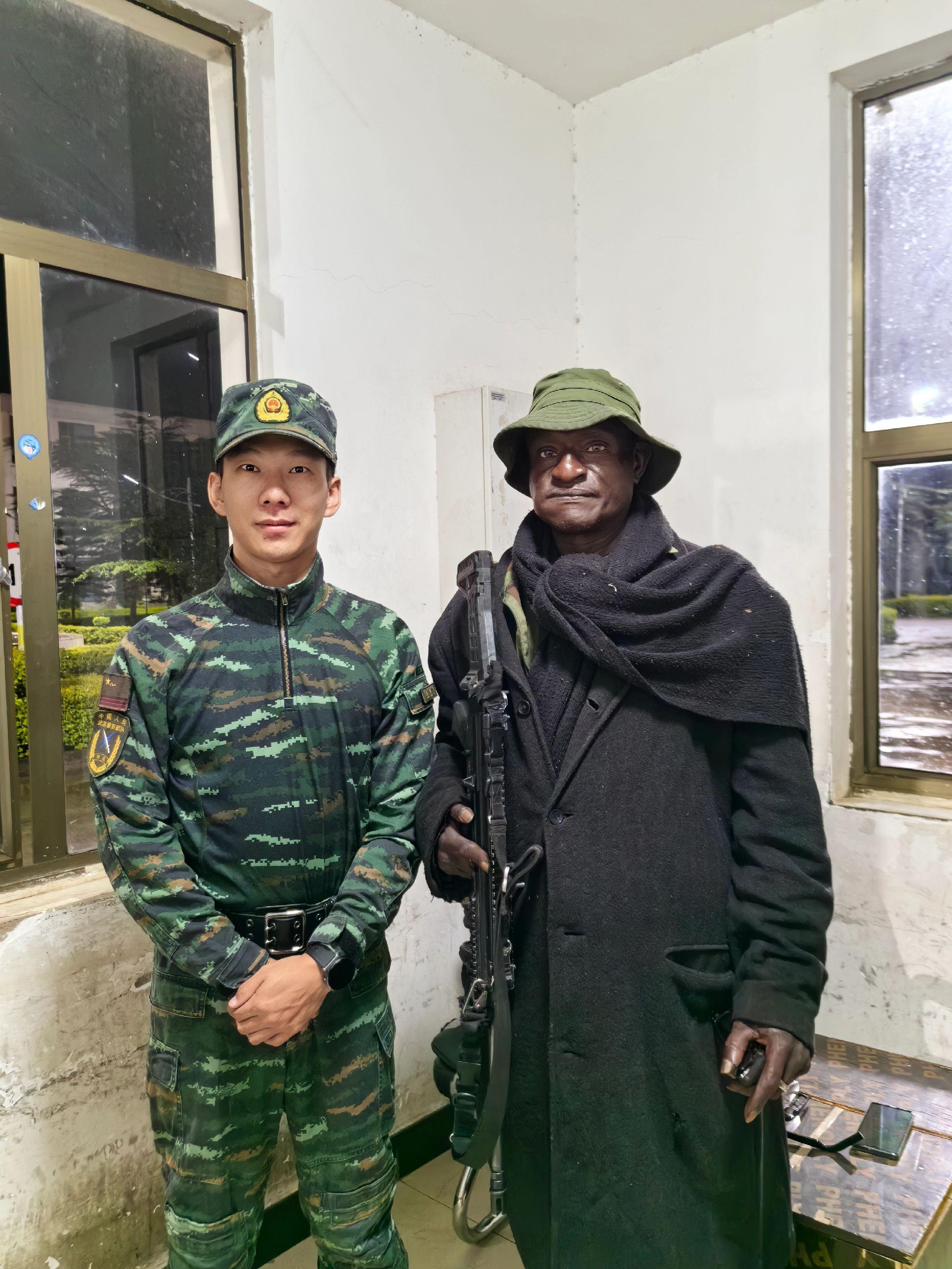虎斑迷彩与外军。