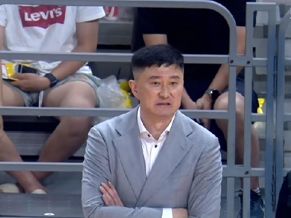 广东输的太窝火了了！！！杜峰指导赶紧下课！还不如多休息几天！广东稳稳的胜利，