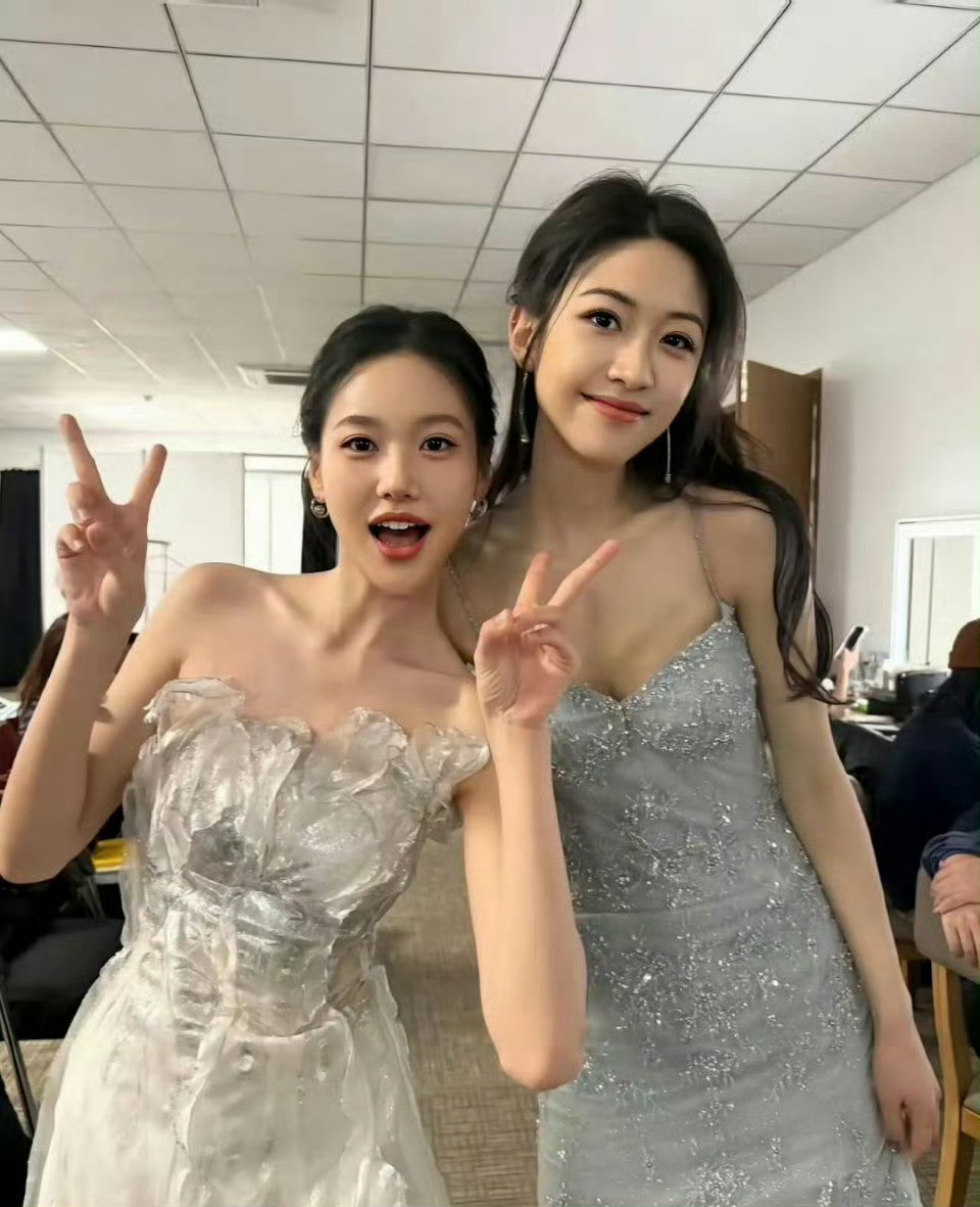 怪不得大家说她是汤唯的接班人，这脸这身材太大气了吧。​​​