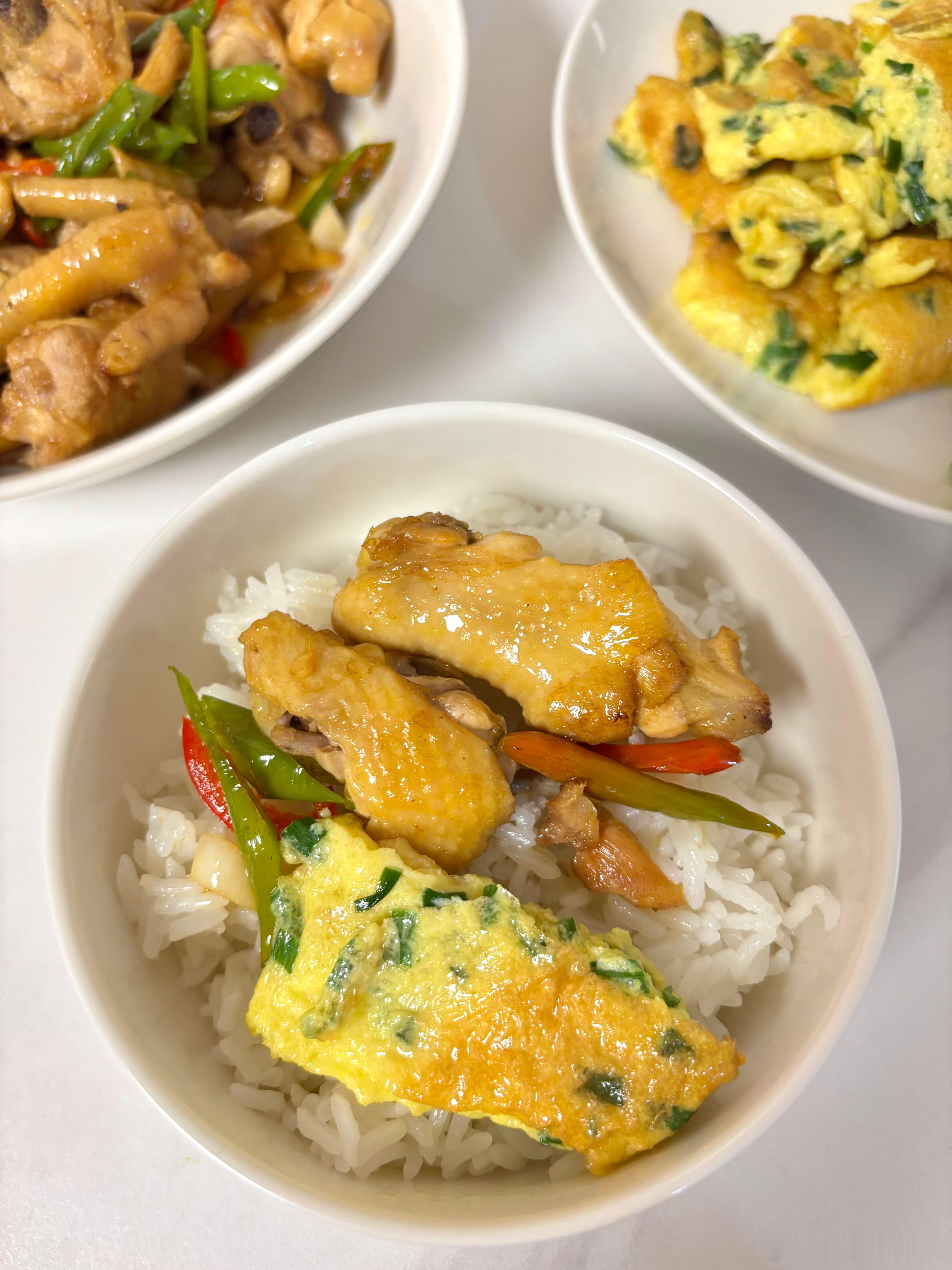 今天的饭🍚小炒鸡韭菜煎蛋​​​