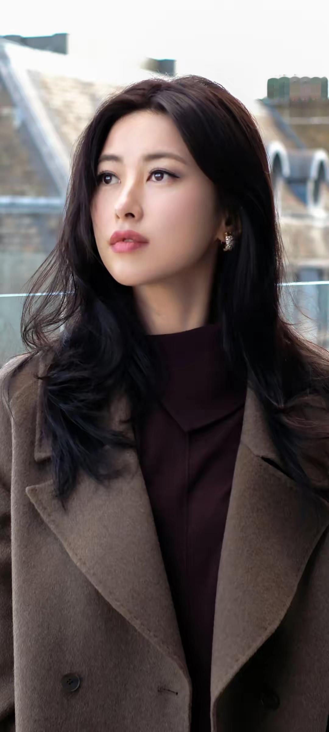 演员朱珠疑似塌房？早期图片流出，被称反差巨大，原来你是这样的朱珠！我不知道什