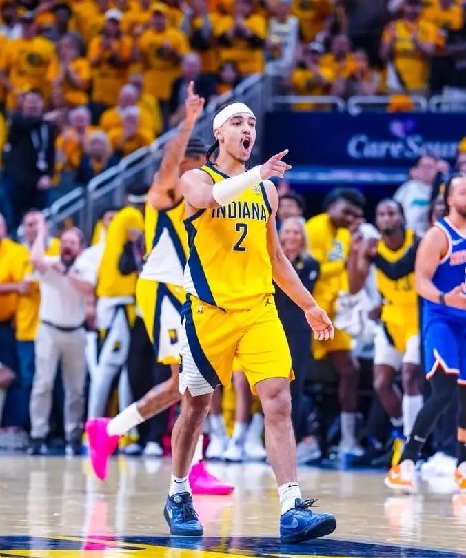 湖人遗憾啊NBA内部人士Buha近日在播客节目中透露，2022年选秀大会湖人管