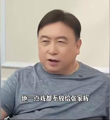 王晶指着周星驰鼻子骂：你给我马上走！王晶这个人，口直心快，也爱国，作为港片的