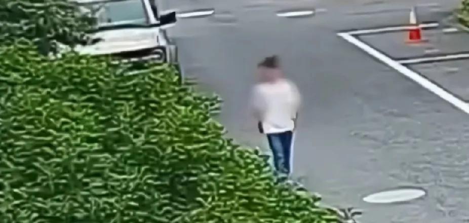 太痴情！近日，杭州一男子和女友分手，为忘记前女友，失联3天暴走40公里山路，找到