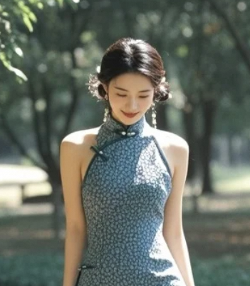 穿旗袍赏花，我是不是最有韵味的那个？