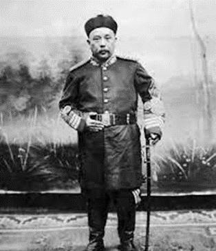 袁世凯有午睡的习惯，每天总睡两个小时，每次睡醒，都要喝上一口上好的香茶，有一天，