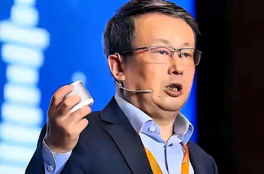 项立刚公开反对台积电落户南京，我觉得他的想法和看法非常的正确，我们确实不应该再惯