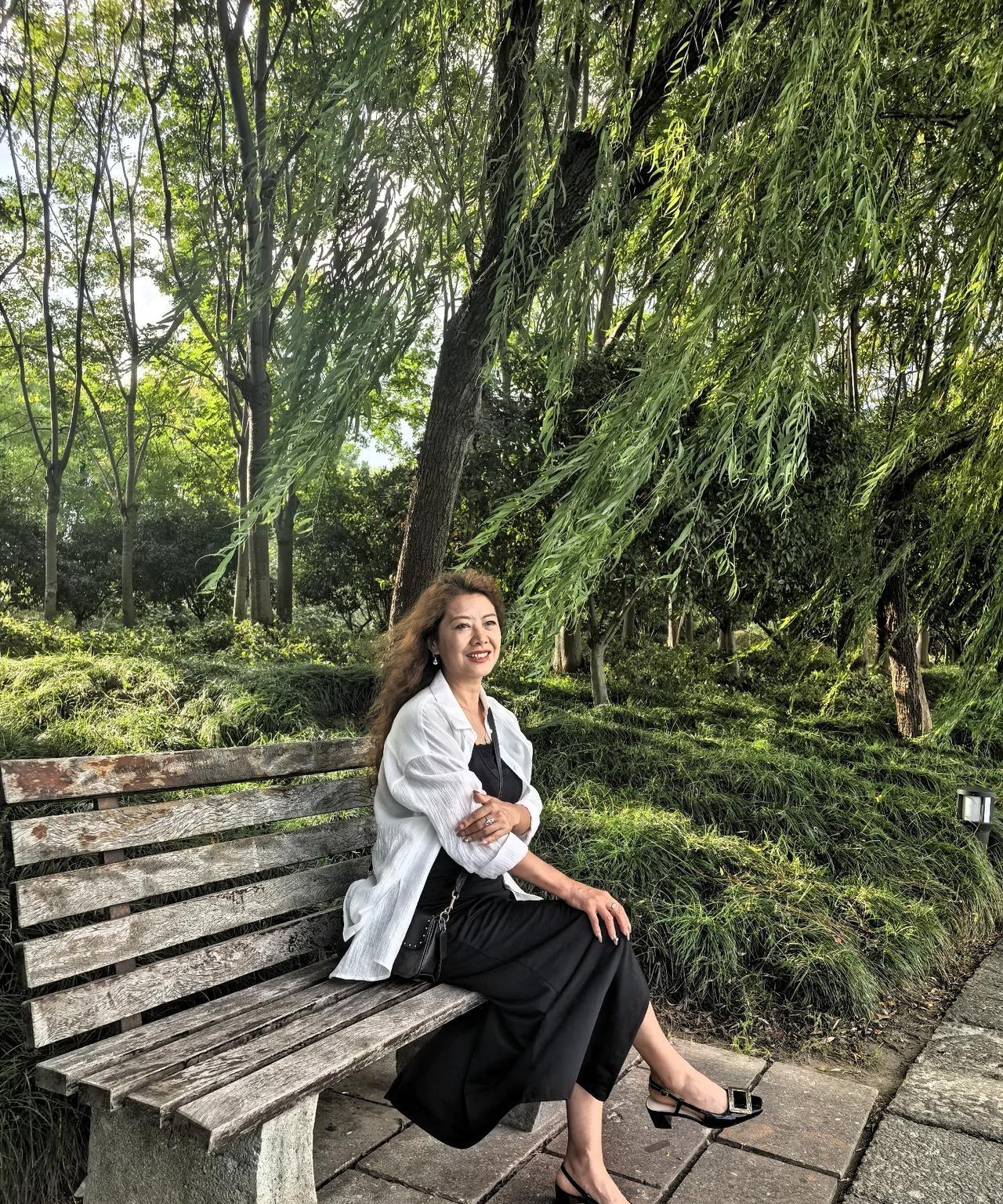 说起杭州，大家都知道西湖。但杭州还有一个湖，隔着钱塘江，跟西湖并称为“姐妹湖”，