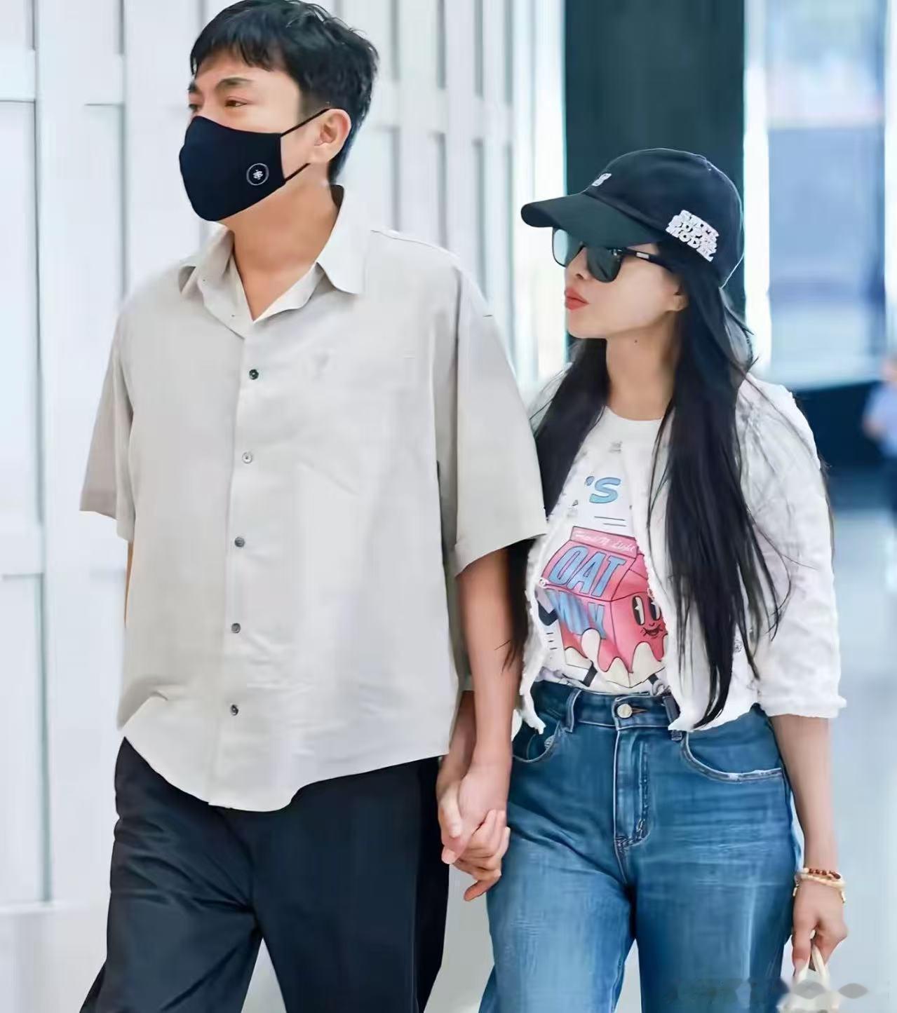 秦昊说就过呗还能离咋地秦昊在综艺里一句“就过呗，还能离咋地”迅速走红，这句东北式