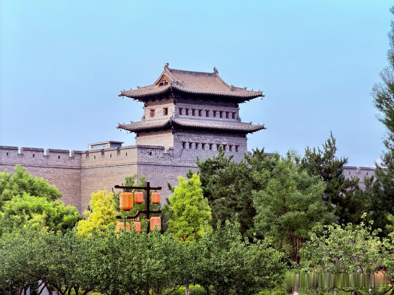 晋览风华｜仰观千丈城垣俯览古城烟火-大同游第二天带状公园赏城墙夜景