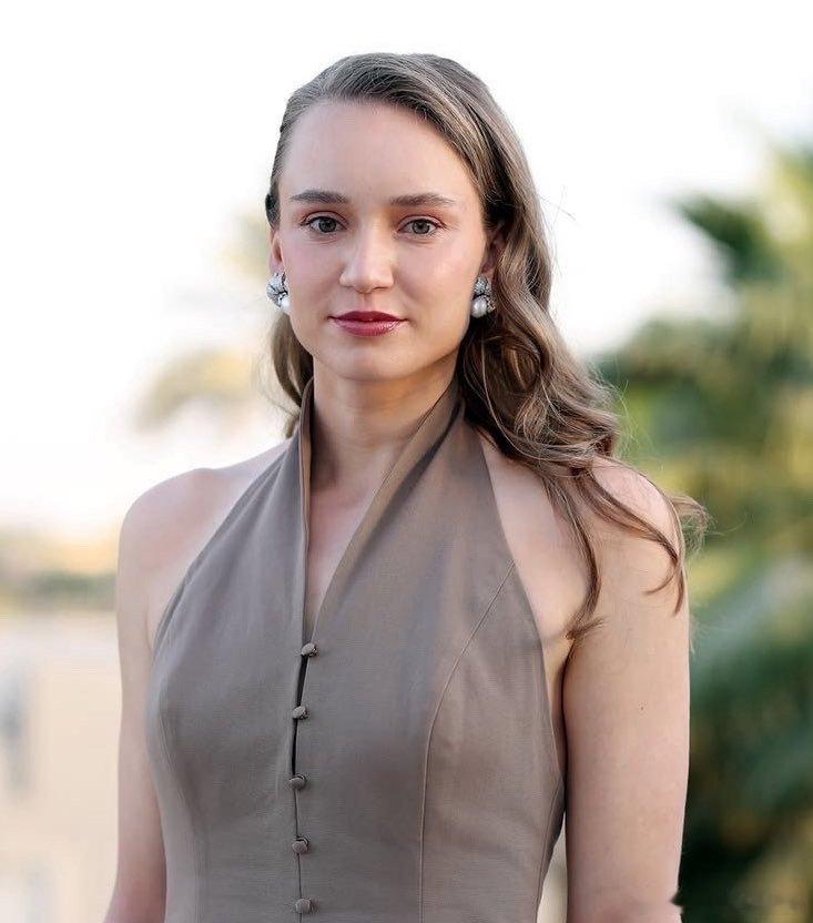 莱巴金娜首进总决赛四强由于阿尼西莫娃2比1战胜凯斯，凯斯收获两连败，且最后一轮