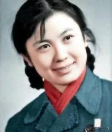 1968年4月8日，黄梅戏大师严凤英不堪受辱，吞服安眠药自杀，年仅38岁。在她去