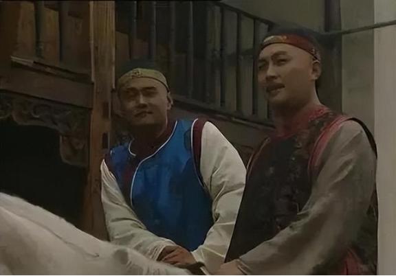 古代，有一户穷人，养不起三个儿子，就想卖掉一个。夫妻两个商量用家里仅有的白面蒸一