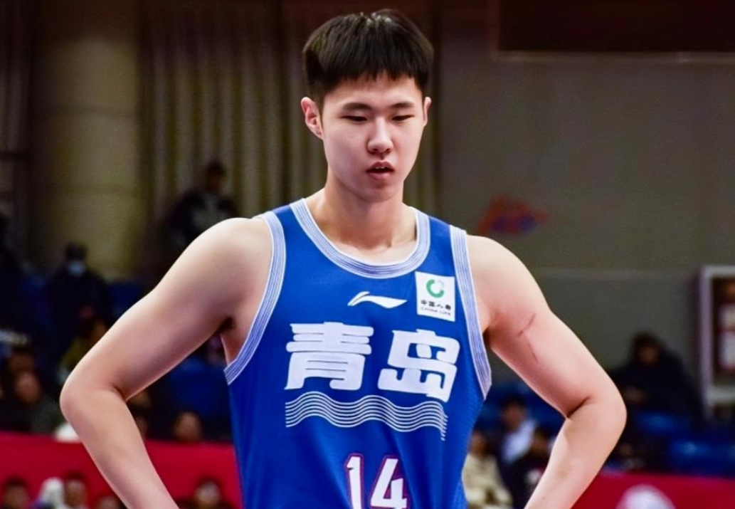 青岛、北控商业决策有人情味，赵佳义落户北京控股！青岛俱乐部不吃亏，赵佳义的位置