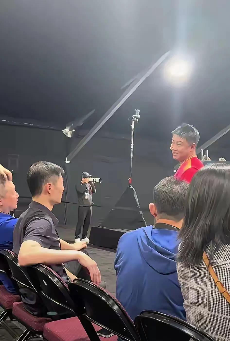 王楚钦和梁靖昆的男双输了，败给了法国那对兄弟组合，国乒男双这回想进决赛又没戏了。