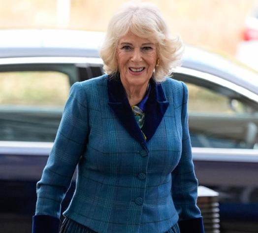 气数已尽，威廉王子或将成为末代王储，哈里王子提前被流放。查尔斯三世在继位的时候