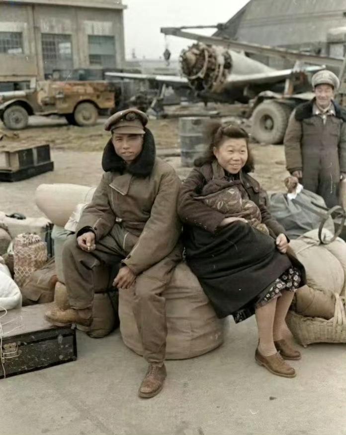 民国时期的老照片。可以看出对装备的爱惜程度可见一斑